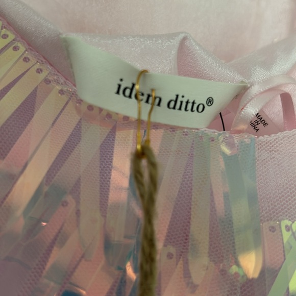 New with Tags Item Ditto Iridescent Sequin Top - Picture 4 of 5